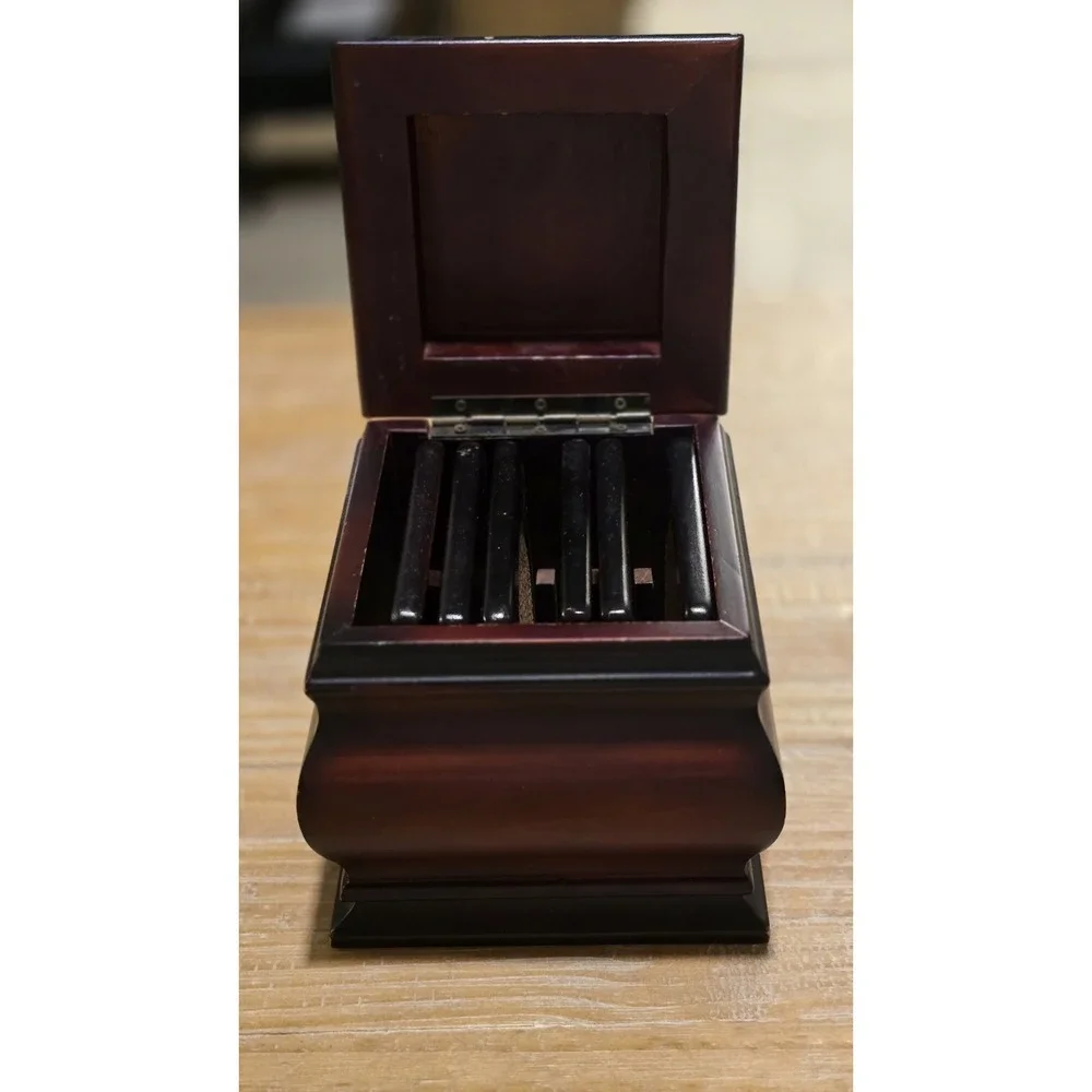 Vintage Wood Box‎ With 6 Coasters And Elephant Knob On Top